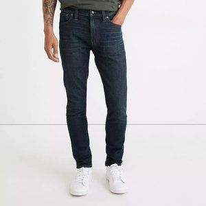 Skinny Jeans in Stratfield Wash
